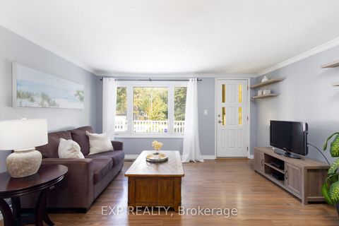 Photo 7 at 261 Glenwoods Avenue, Keswick South, Georgina