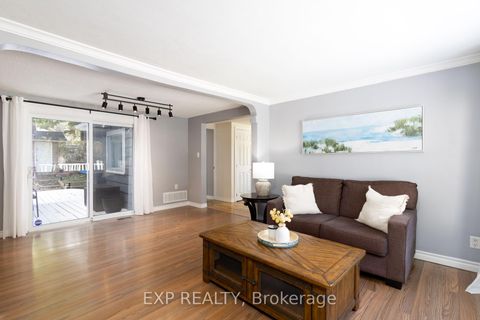 Photo 8 at 261 Glenwoods Avenue, Keswick South, Georgina