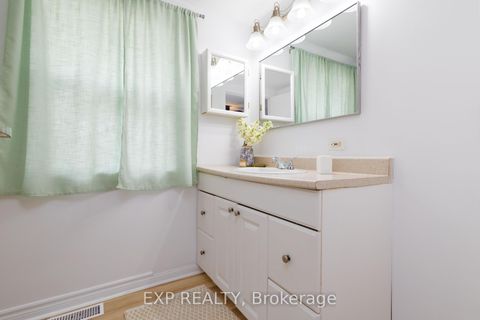 Photo 16 at 261 Glenwoods Avenue, Keswick South, Georgina
