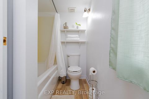 Photo 17 at 261 Glenwoods Avenue, Keswick South, Georgina