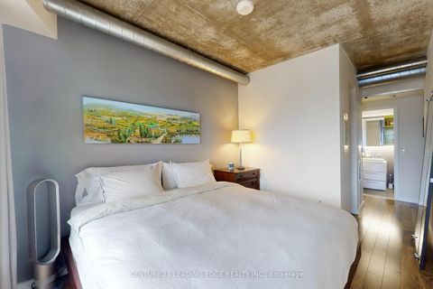 Photo 11 at 802 - 51 Trolley Crescent, Moss Park, Toronto