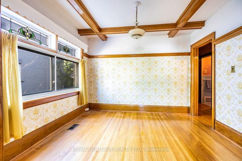 Photo 2 at 39 Kelsonia Avenue, Cliffcrest, Toronto