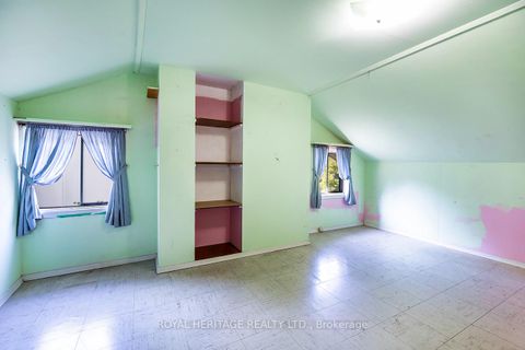 Photo 9 at 39 Kelsonia Avenue, Cliffcrest, Toronto