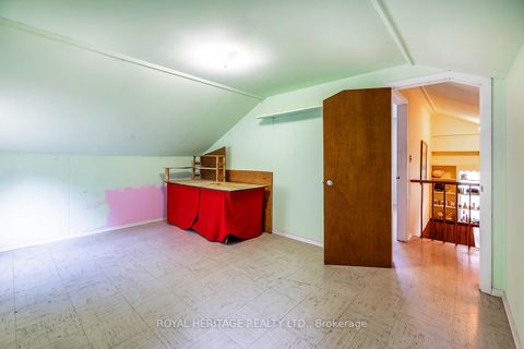 Photo 10 at 39 Kelsonia Avenue, Cliffcrest, Toronto