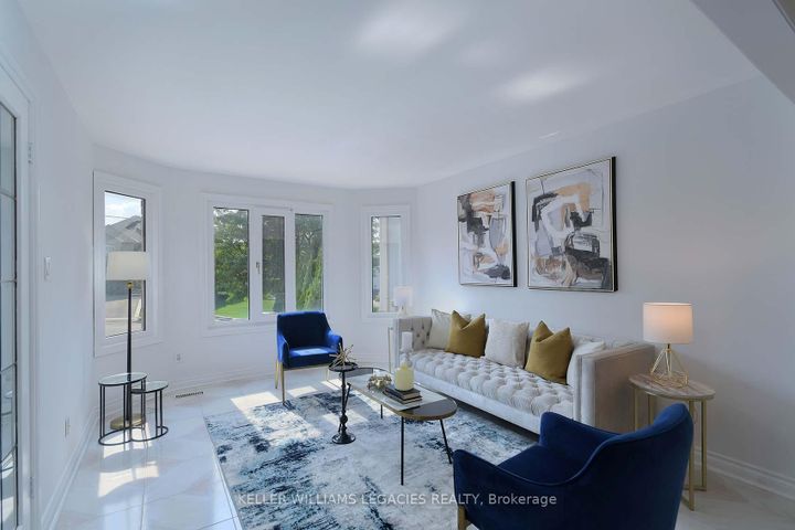 Photo 15 at 182 Oxford Street, Mill Pond, Richmond Hill