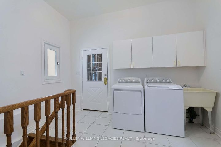 Photo 39 at 182 Oxford Street, Mill Pond, Richmond Hill