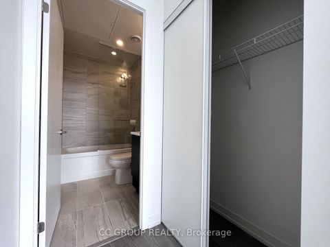 Photo 10 at 7012 - 55 Cooper Street, Waterfront Communities C8, Toronto