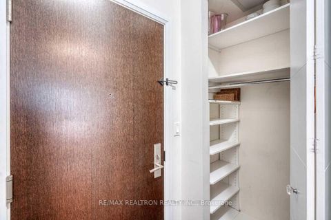 Photo 5 at 951 - 460 Adelaide Street E, Moss Park, Toronto