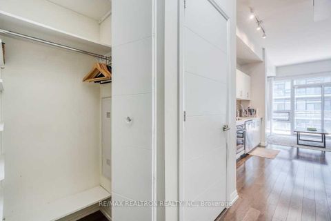 Photo 6 at 951 - 460 Adelaide Street E, Moss Park, Toronto