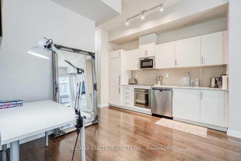 Photo 14 at 951 - 460 Adelaide Street E, Moss Park, Toronto
