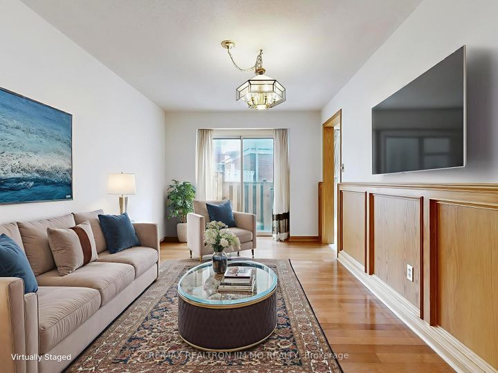 Photo 2 at 90 Belinda Square, Steeles, Toronto