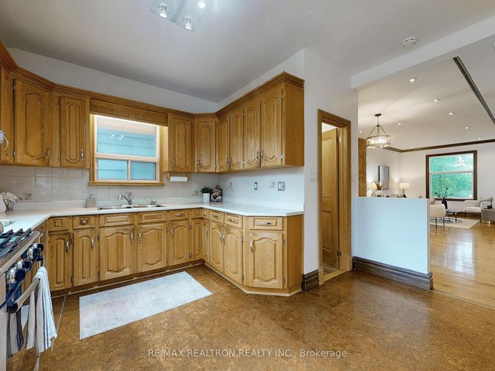 Photo 7 at 10 Lindsey Avenue, Dufferin Grove, Toronto