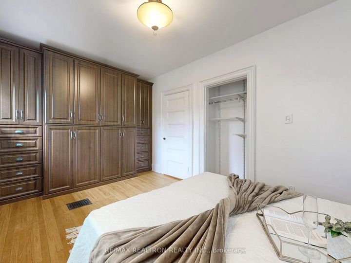 Photo 18 at 10 Lindsey Avenue, Dufferin Grove, Toronto