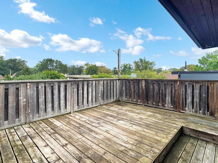 Photo 32 at 10 Lindsey Avenue, Dufferin Grove, Toronto