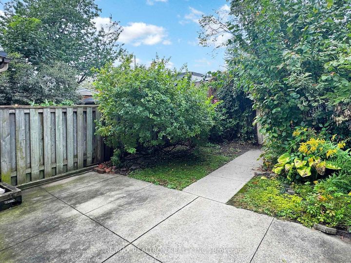 Photo 35 at 10 Lindsey Avenue, Dufferin Grove, Toronto