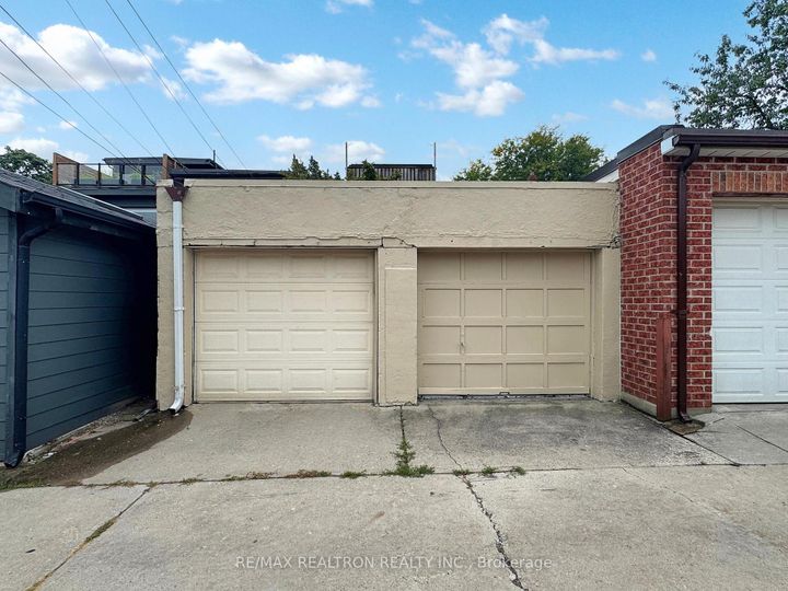 Photo 36 at 10 Lindsey Avenue, Dufferin Grove, Toronto