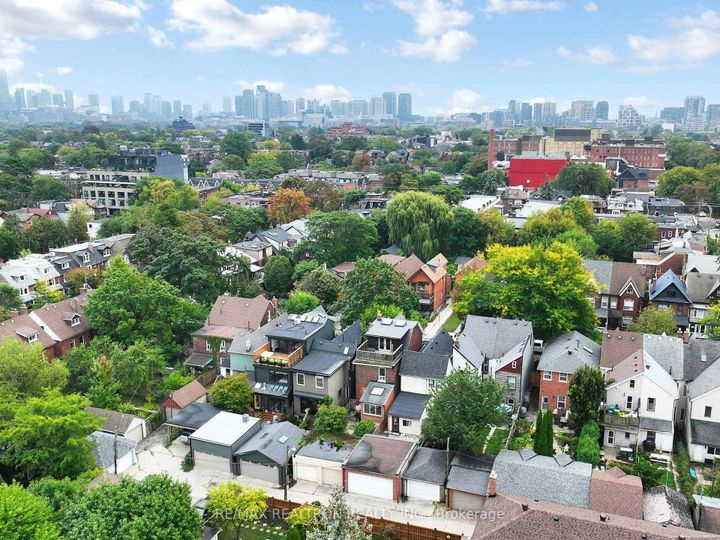 Photo 39 at 10 Lindsey Avenue, Dufferin Grove, Toronto
