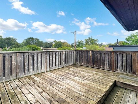 Photo 32 at 10 Lindsey Avenue, Dufferin Grove, Toronto