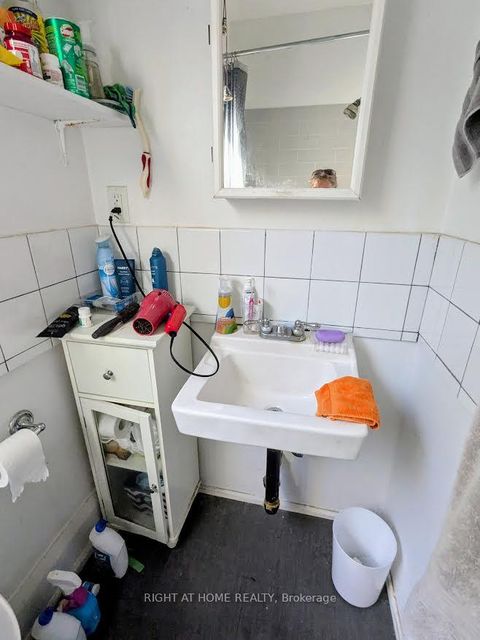 Photo 22 at 239 Woodbine Avenue, The Beaches, Toronto