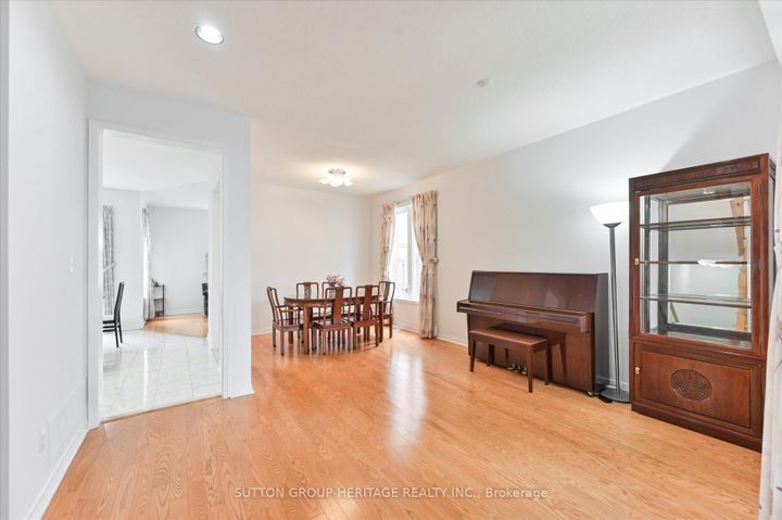 Photo 4 at 31 Thornton Street, Milliken Mills East, Markham