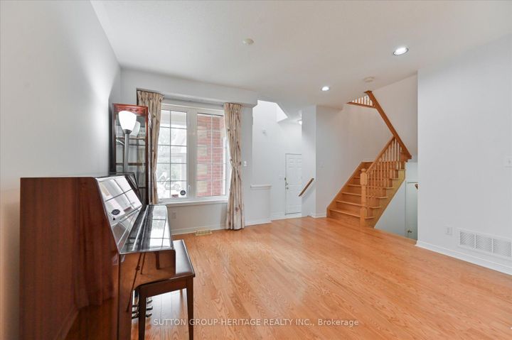 Photo 6 at 31 Thornton Street, Milliken Mills East, Markham