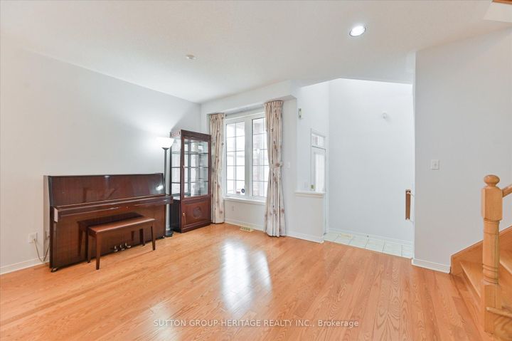 Photo 7 at 31 Thornton Street, Milliken Mills East, Markham