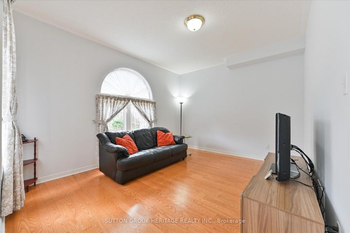 Photo 14 at 31 Thornton Street, Milliken Mills East, Markham