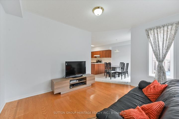 Photo 15 at 31 Thornton Street, Milliken Mills East, Markham