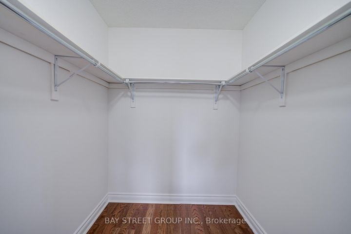 Photo 38 at 15 Sisley Crescent, Patterson, Vaughan