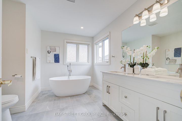Photo 40 at 15 Sisley Crescent, Patterson, Vaughan