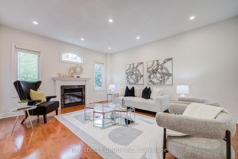 Photo 11 at 15 Sisley Crescent, Patterson, Vaughan