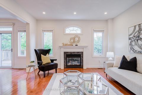Photo 15 at 15 Sisley Crescent, Patterson, Vaughan