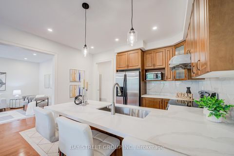 Photo 19 at 15 Sisley Crescent, Patterson, Vaughan