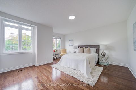 Photo 25 at 15 Sisley Crescent, Patterson, Vaughan