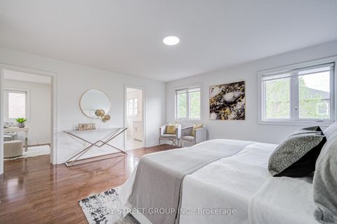 Photo 36 at 15 Sisley Crescent, Patterson, Vaughan