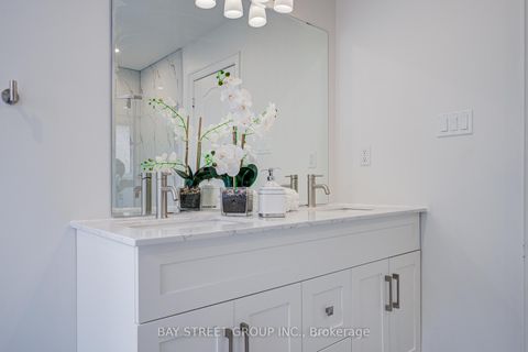 Photo 42 at 15 Sisley Crescent, Patterson, Vaughan