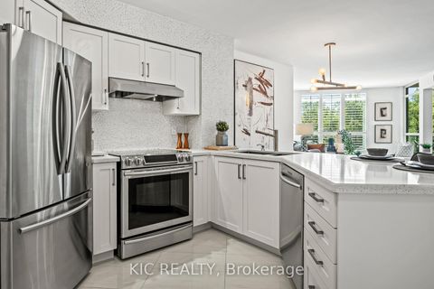 Photo 3 at 409 - 219 Fort York Boulevard, Niagara, Toronto