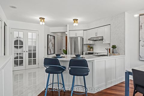 Photo 4 at 409 - 219 Fort York Boulevard, Niagara, Toronto