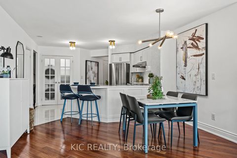 Photo 11 at 409 - 219 Fort York Boulevard, Niagara, Toronto
