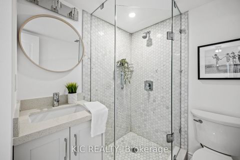 Photo 12 at 409 - 219 Fort York Boulevard, Niagara, Toronto