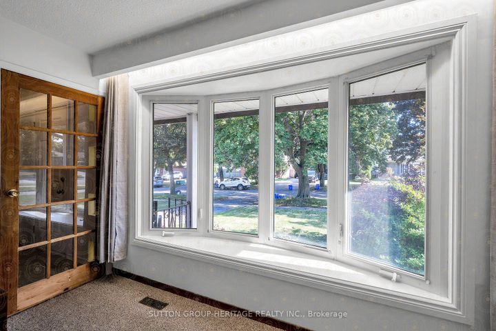 Photo 3 at 792 Tatra Drive, McLaughlin, Oshawa