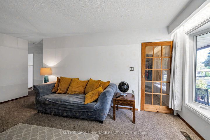 Photo 4 at 792 Tatra Drive, McLaughlin, Oshawa