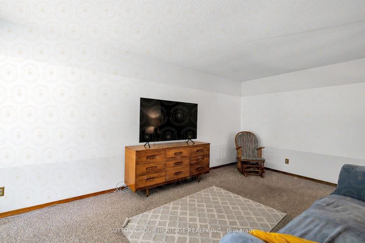 Photo 5 at 792 Tatra Drive, McLaughlin, Oshawa