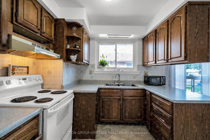 Photo 6 at 792 Tatra Drive, McLaughlin, Oshawa