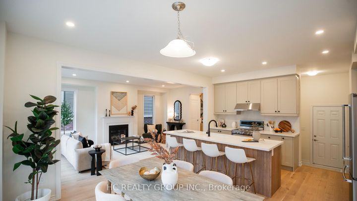 Photo 4 at 664 Grand Ridge Avenue, Pinecrest, Oshawa