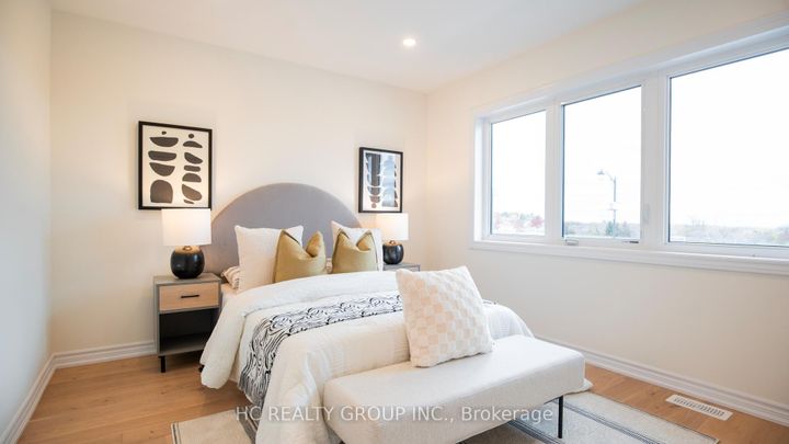 Photo 12 at 664 Grand Ridge Avenue, Pinecrest, Oshawa