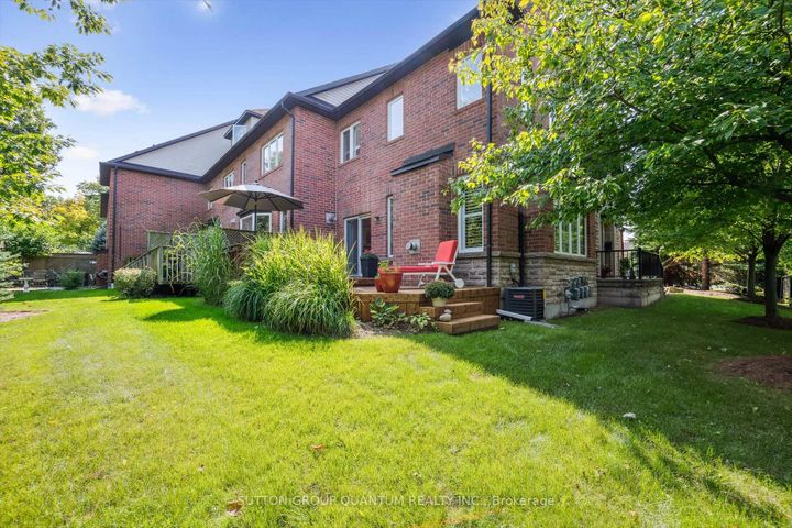 Photo 2 at 33 - 300 Ravineview Way, WC Wedgewood Creek, Oakville