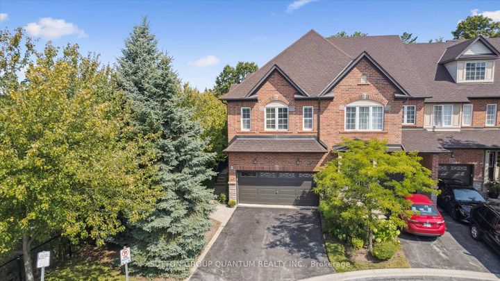 Photo 4 at 33 - 300 Ravineview Way, WC Wedgewood Creek, Oakville