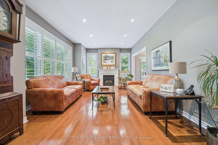 Photo 9 at 33 - 300 Ravineview Way, WC Wedgewood Creek, Oakville