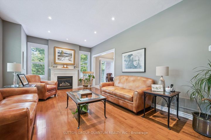 Photo 10 at 33 - 300 Ravineview Way, WC Wedgewood Creek, Oakville